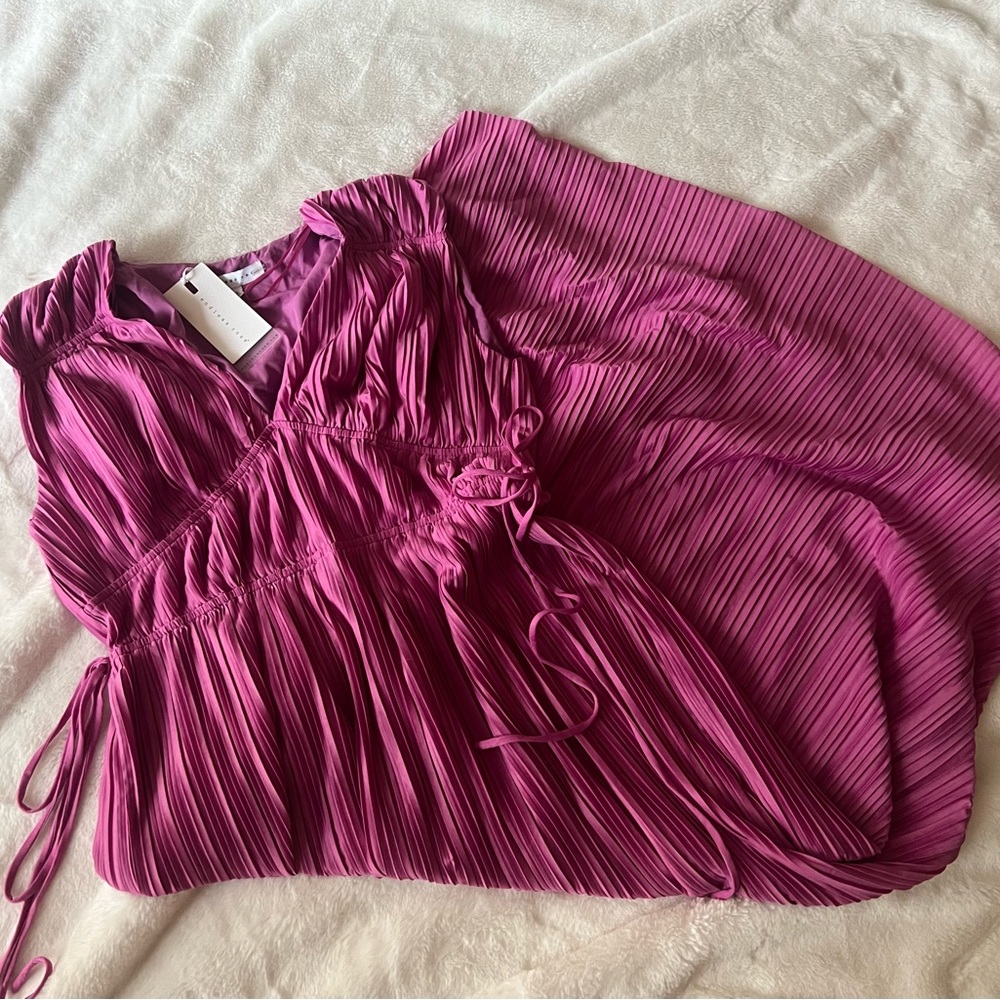 Endless Rose Sleeveless Micropleat Orchid
Maxi Dress
